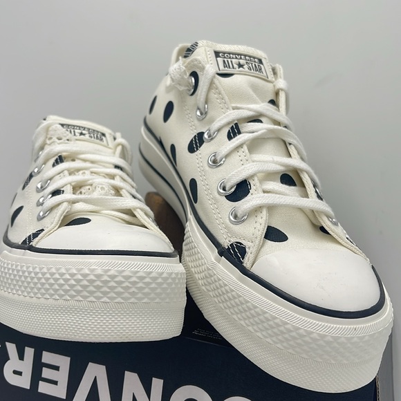 Converse WMNS Polka Dot Platform Sneakers A10689C CTAS LIFT OX
EGRET/BLACK/DAYS - Picture 5 of 16